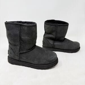 [UGG] Black Classic II Waterproof Suede Winter Boots Cozy Shearling Kids Size 3